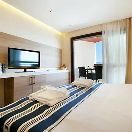 Hotel Kristal - By Liburnia Hotels & Villas Ξενοδοχείο Οπατία