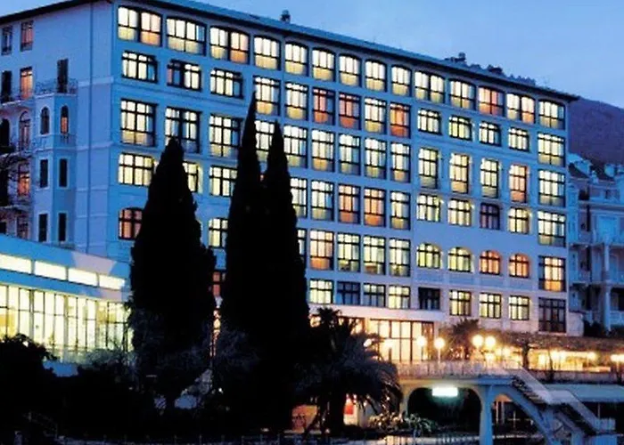 Отель Kristal - By Liburnia & 4*